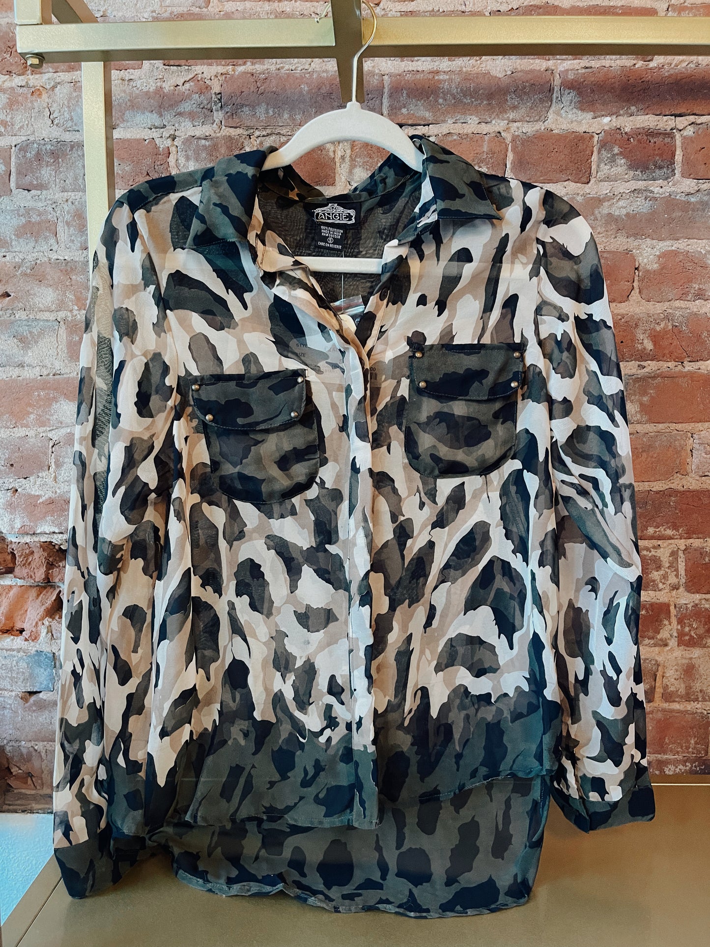 Angie thin Camo button up
